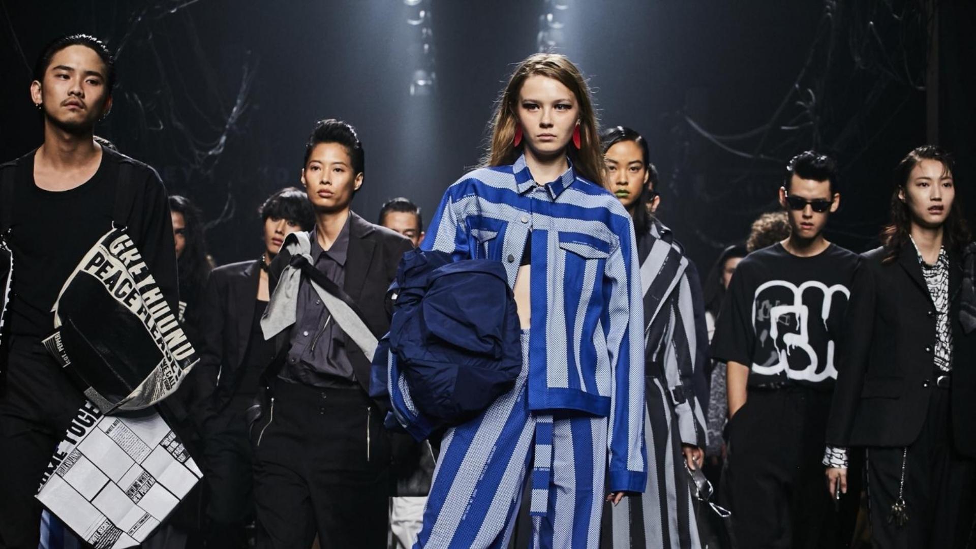 แฟชั่นงานป้าย